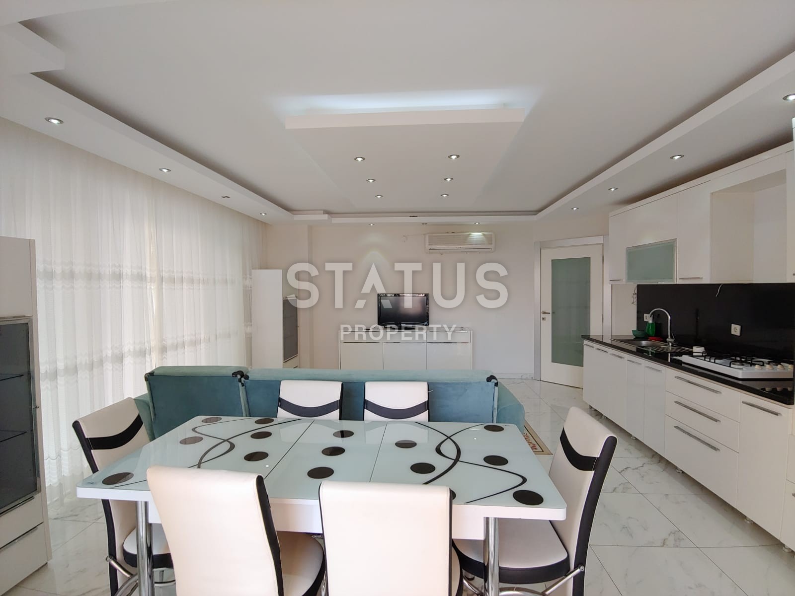 Furnished three-room apartment in the center of Mahmutlar, 105 m2 фото 2