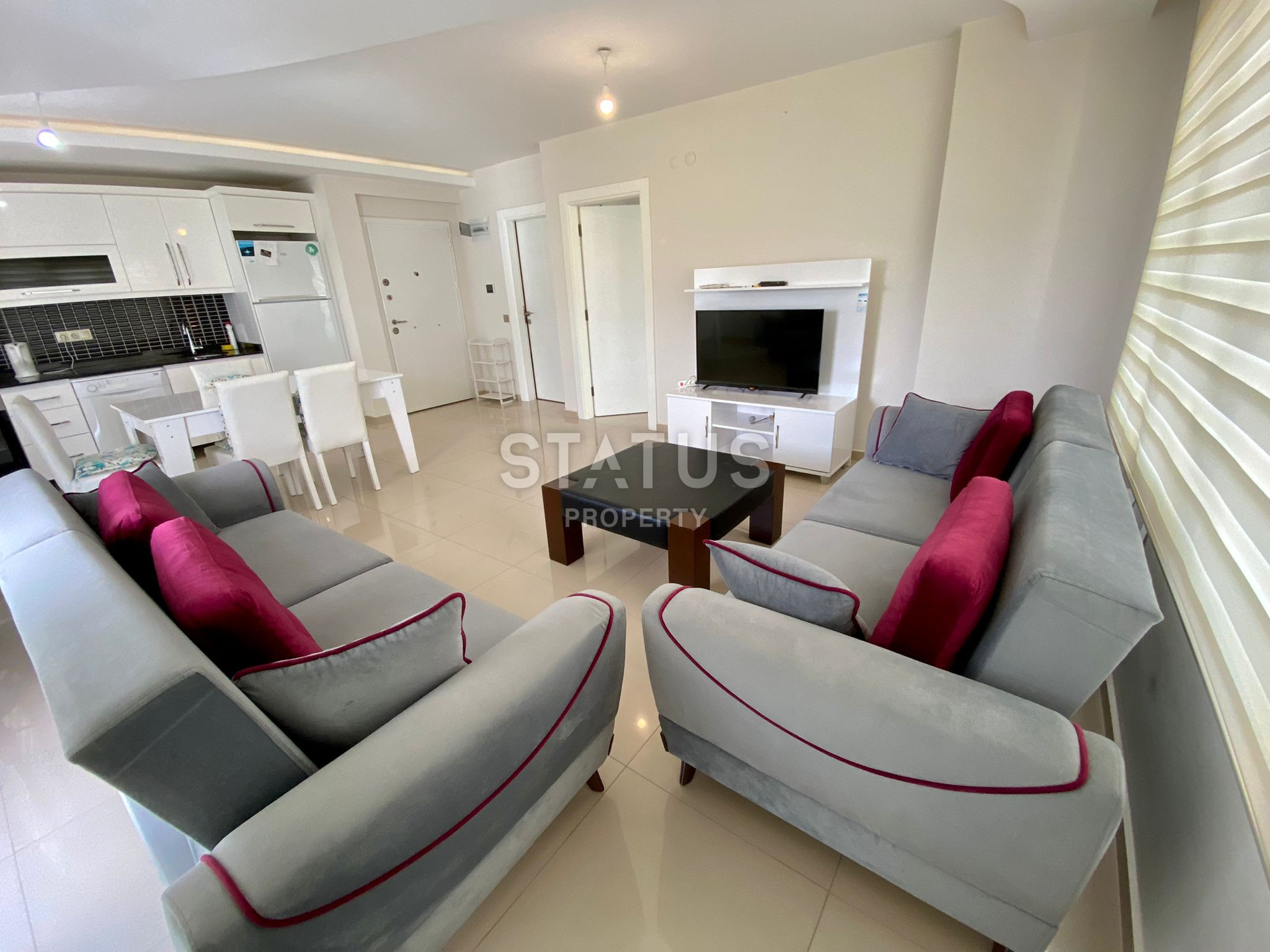 Large furnished one-bedroom apartment in an excellent complex, 75 m2. Mahmutlar, Alanya. фото 2