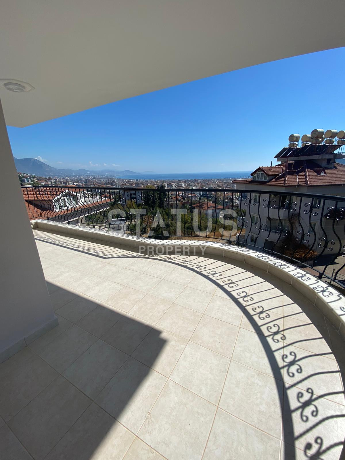 Duplex 4+1 in the center of Alanya with a panoramic view of the sea, 190 sq.m. фото 1