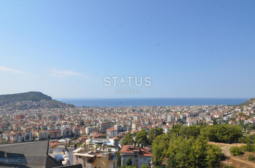 Apartment 2+1 with a view of the sea and the fortress 105 m2 in the center of Alanya. фото 1