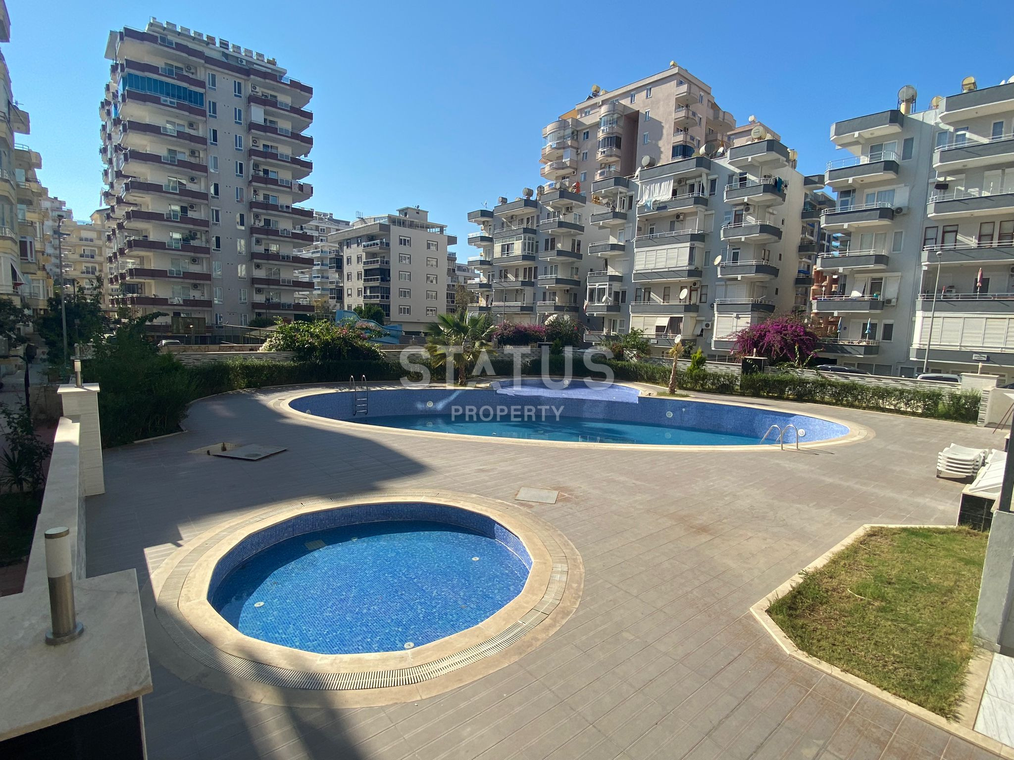 Apartment 2+1 furnished in the area of the Tuesday market in Mahmutlar, 110 sq.m. фото 1