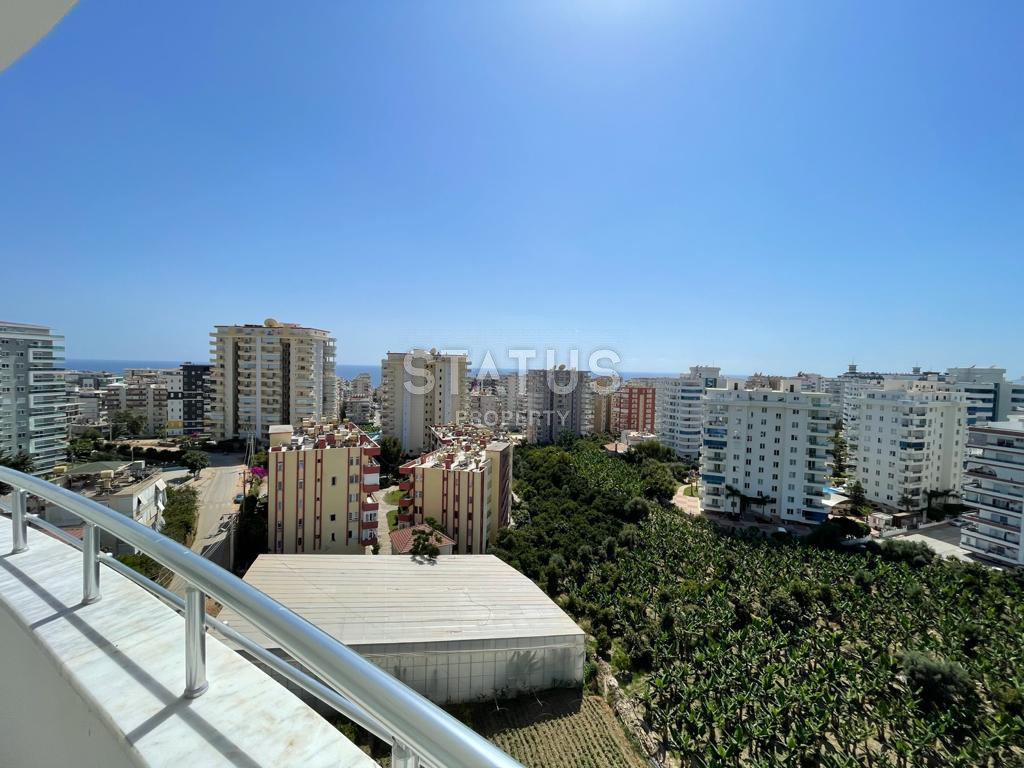 Bright apartment 2+1 with sea views in Mahmutlar, 100 m2. фото 1