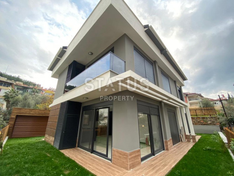 Three-storey villa with 4+1 layout in the historical part of Alanya, 260m2 photos 1