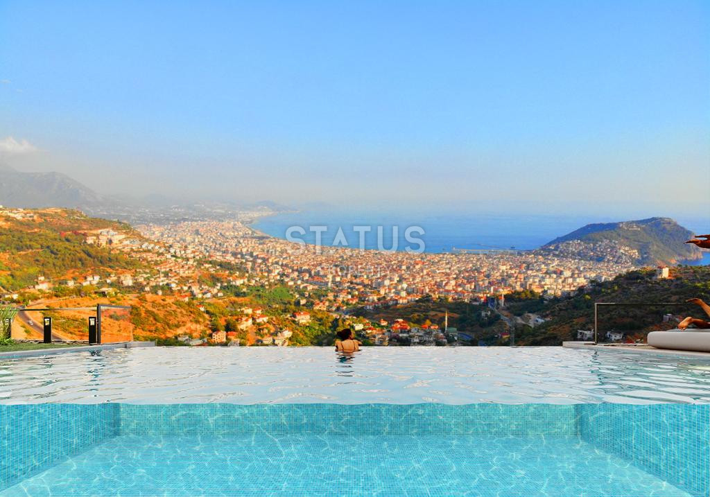 Villas 5+1 with a garden and a panoramic view of the sea and the fortress in the center of Alanya, 315 m2. фото 2