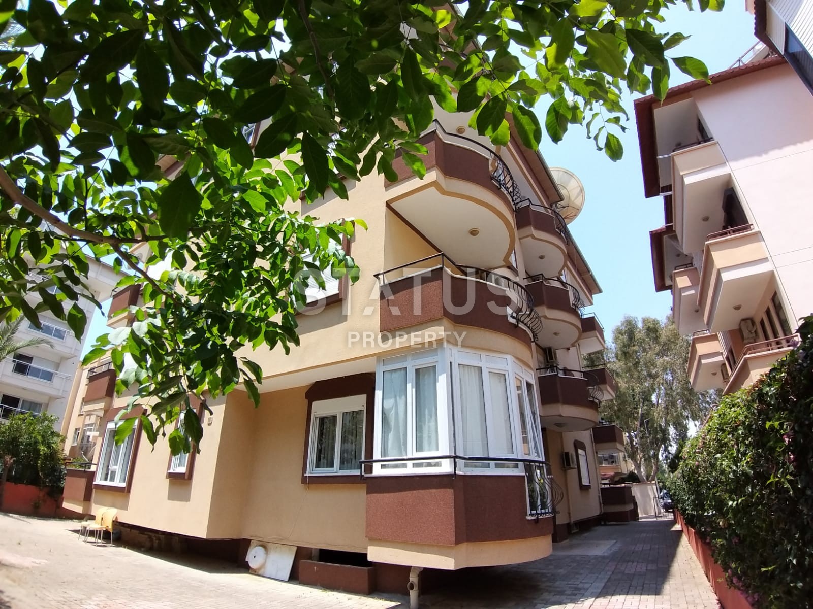 Three-room apartment 150 m from the sea in the prestigious Oba area фото 1
