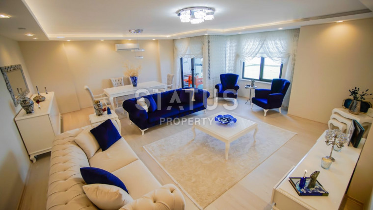 Меблированные апартаменты 3+1 с видом на море в районе Кестель, 240 м2 фото 1