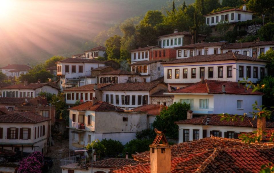 Недвижимость в деревне в Турции