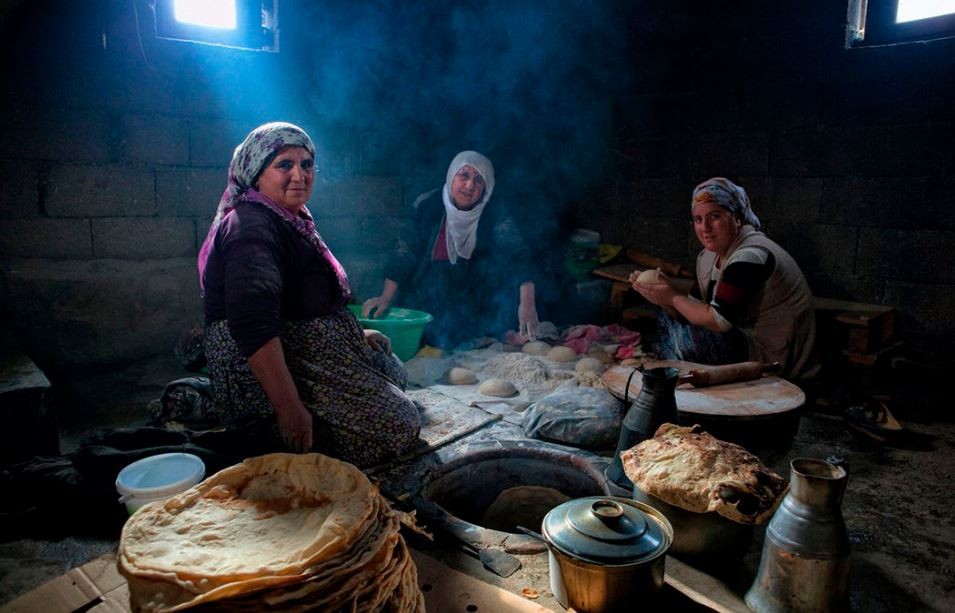 Выпечка хлеба в турецком селе