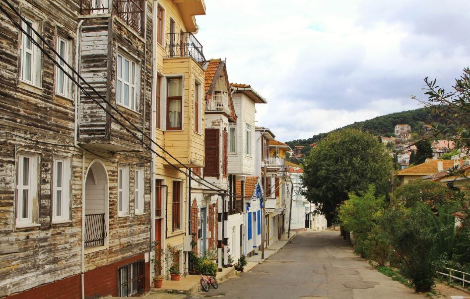 Улица в деревне в Турции