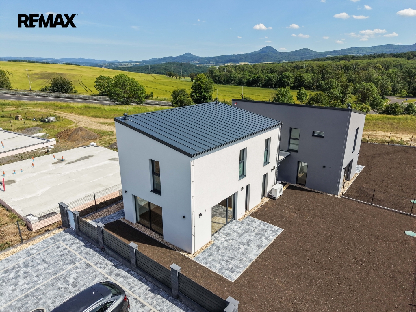 Prodej rodinného domu 4+kk, Kladruby — obrázek 1