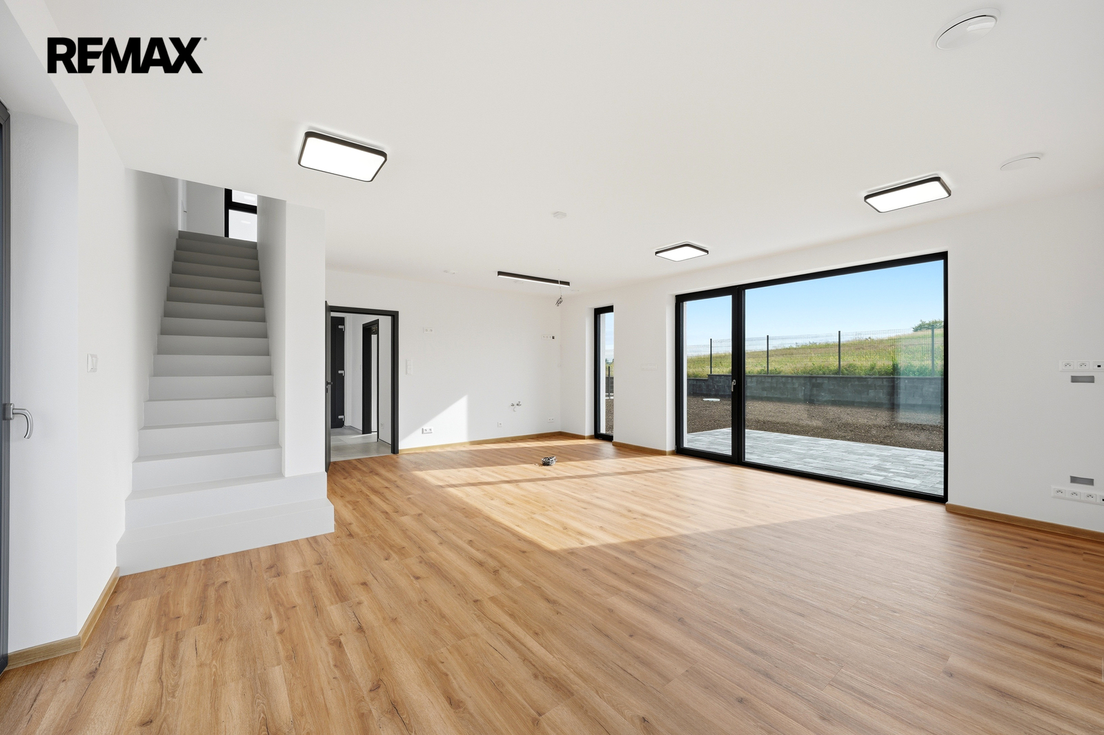 Prodej rodinného domu 4+kk, Kladruby — obrázek 8