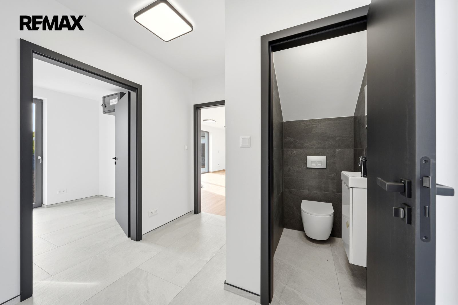 Prodej rodinného domu 4+kk, Kladruby — obrázek 10