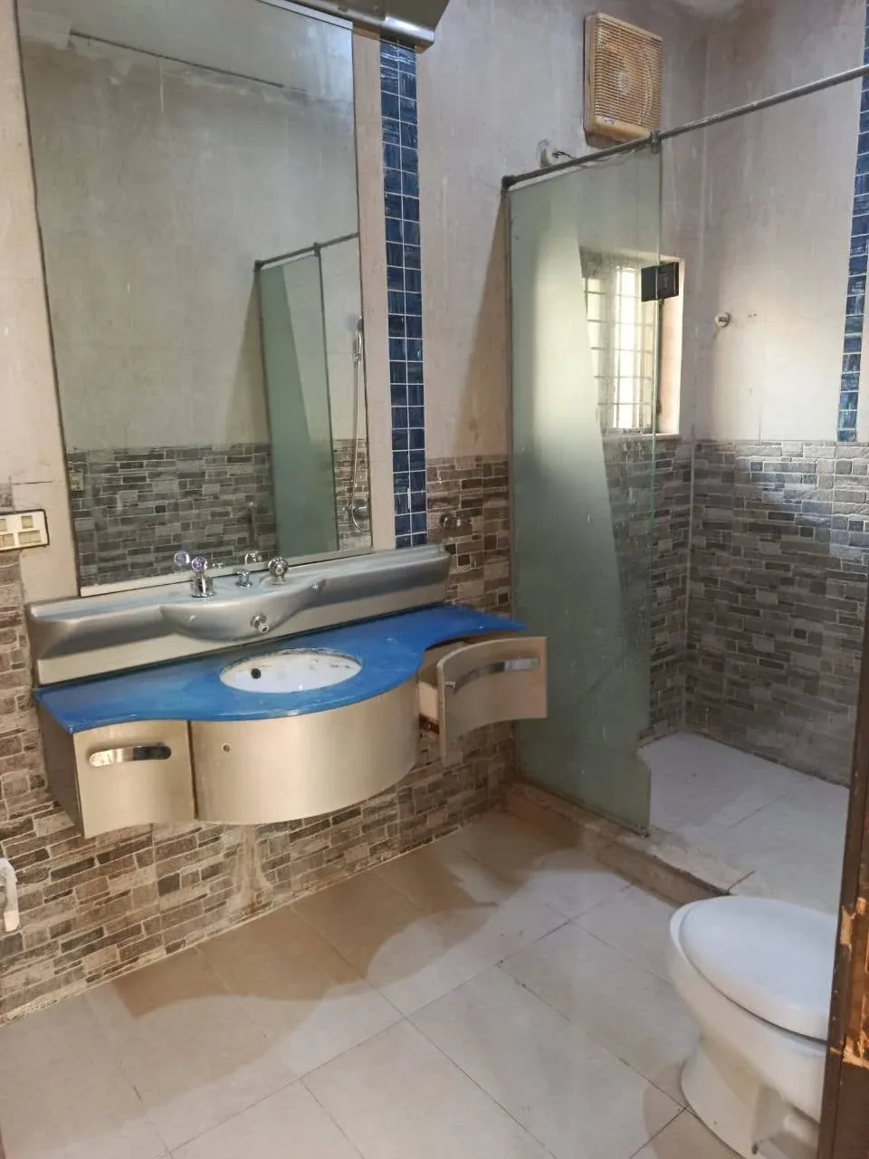 High Raise Appartments — SB4 — Bathroom