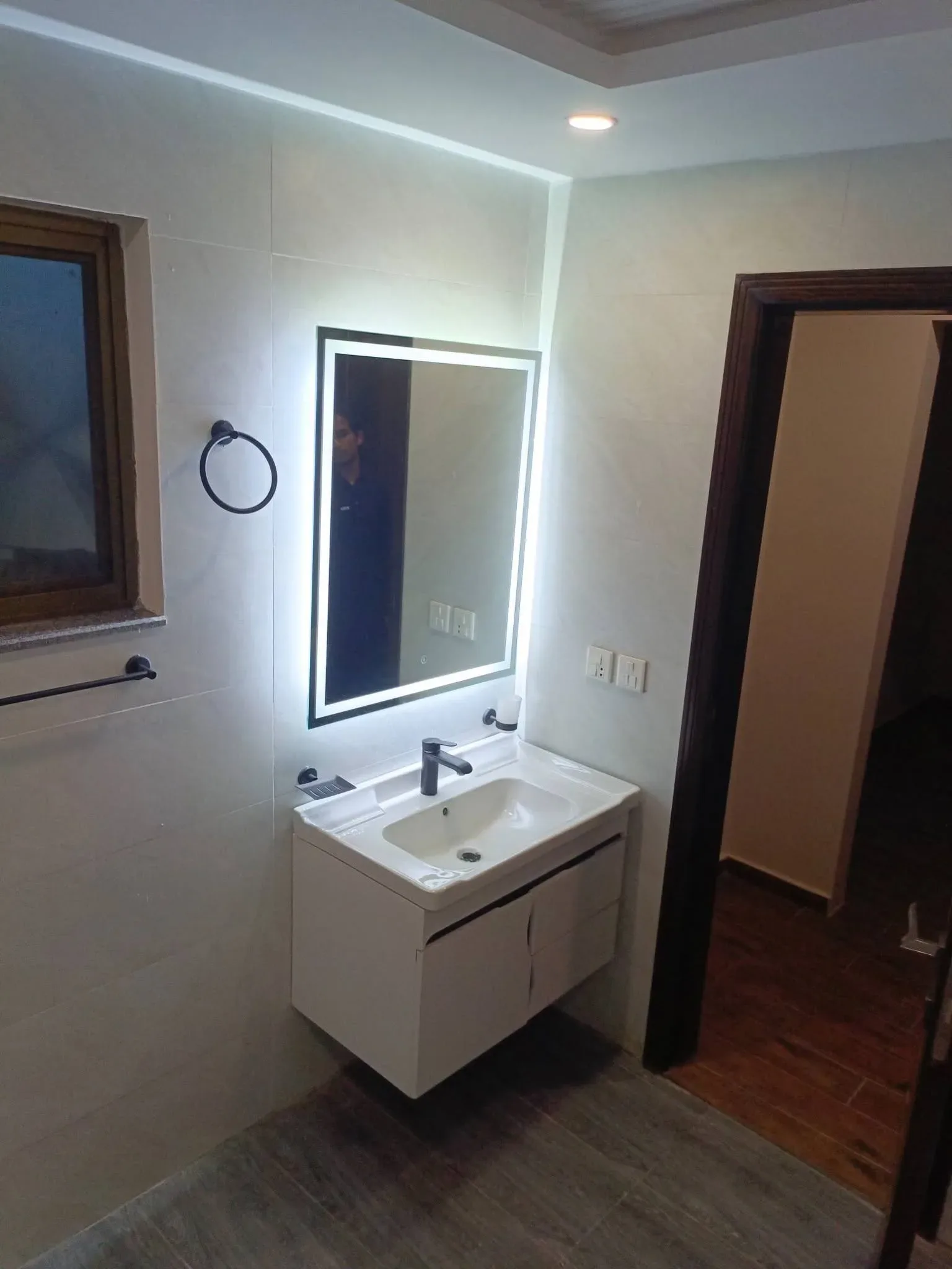 High Raise Appartments — SB5 — Bathroom