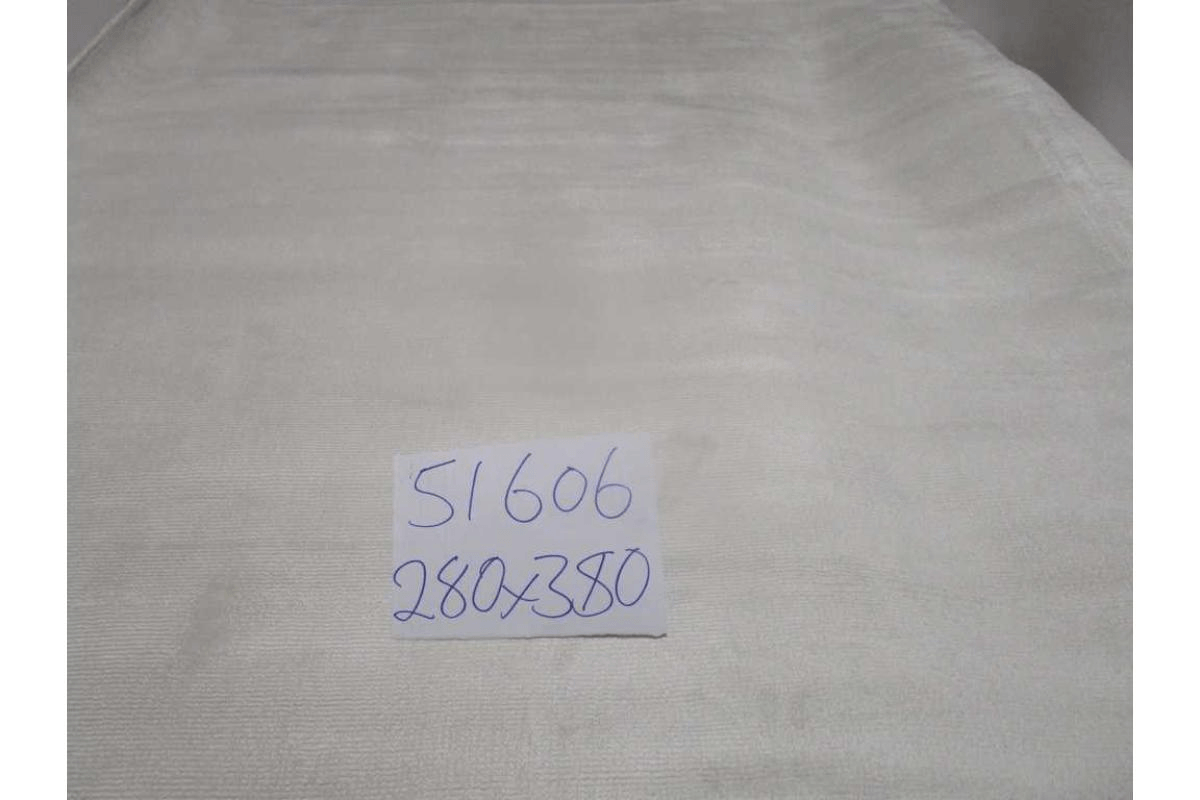 Carpet 100% Viscose 1,8 Kg Pile 3,2 Kg Total Weight
