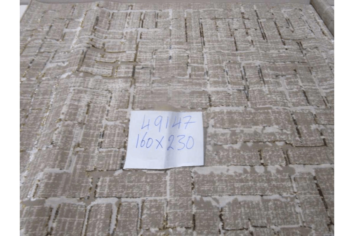 Carpet 160x230 Shiny Shrink Polyester + Pp 1,750 Gsm 420,000 Pts Cream/Multi
