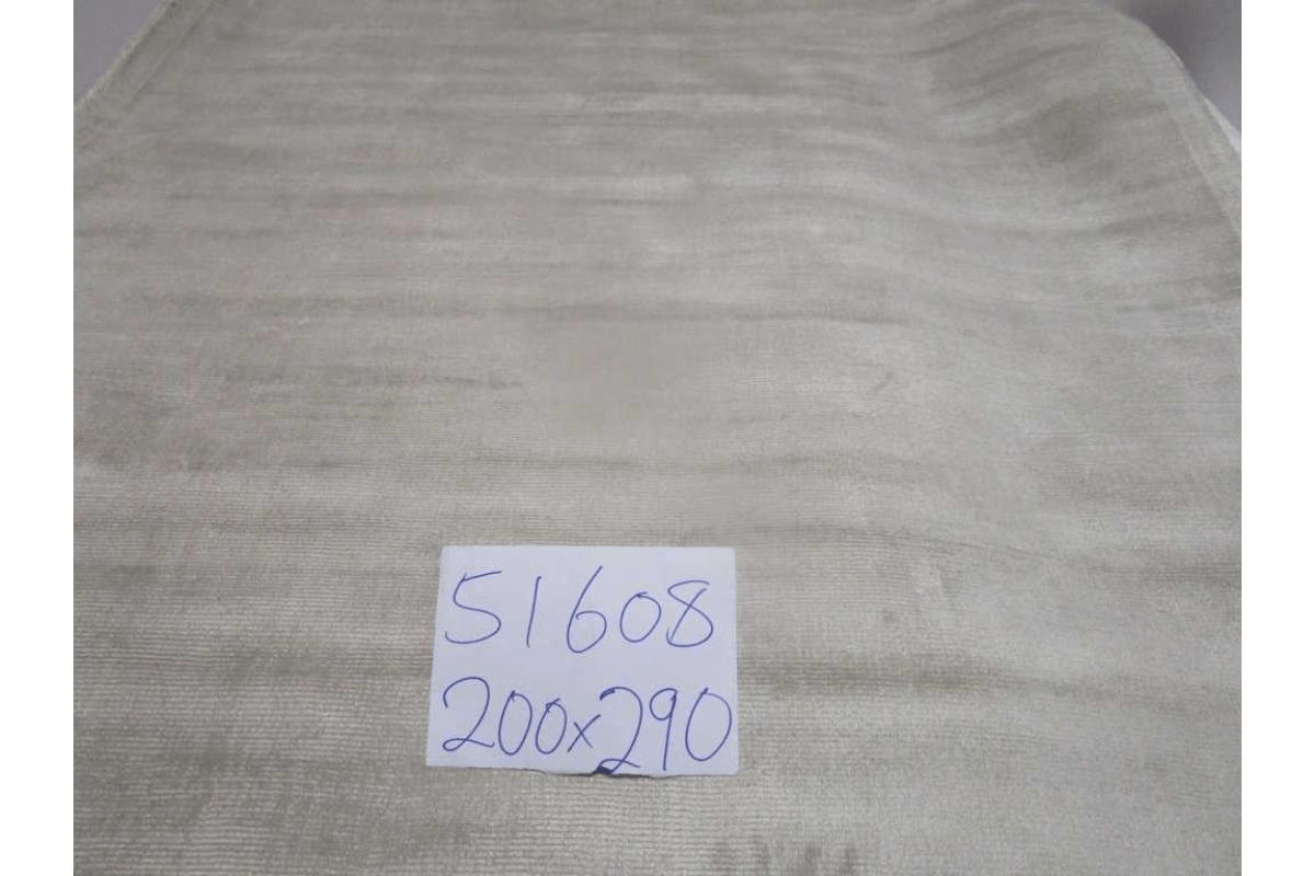 Carpet 100% Viscose 1,8 Kg Pile 3,2 Kg Total Weight