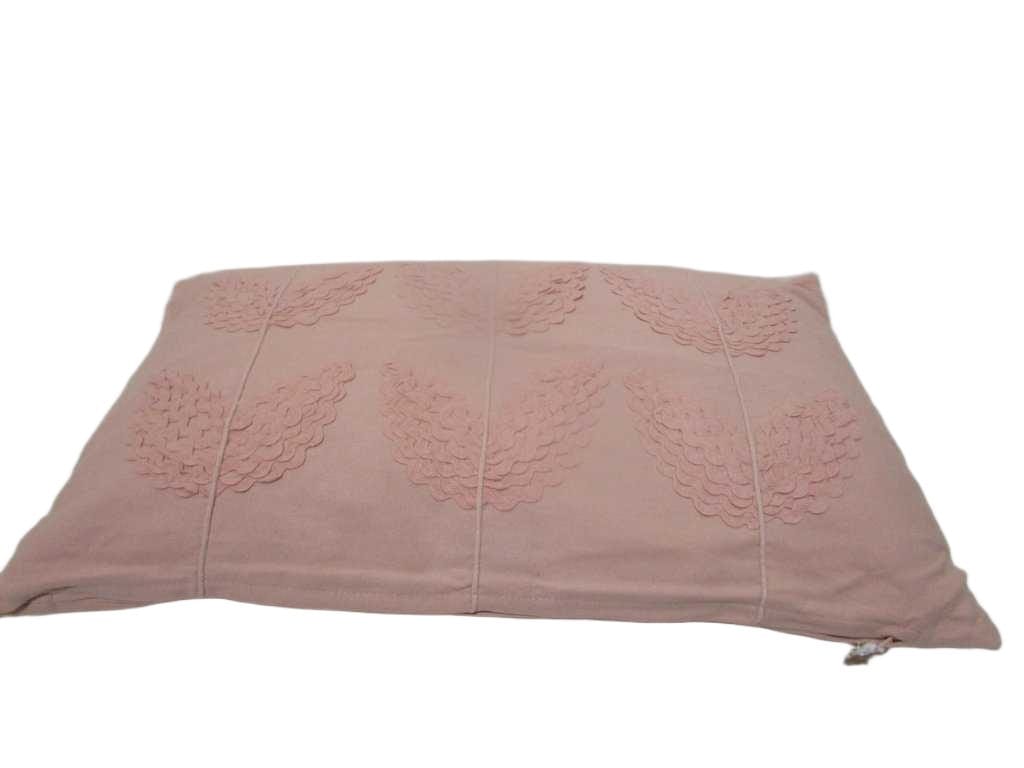 Cushion 30x50cm - Filling 275gsm Vaccum Packed - 1 100% Cotton Plain Fabric Front And Back, With Ric Rac Lace And Cotton Cord Applique