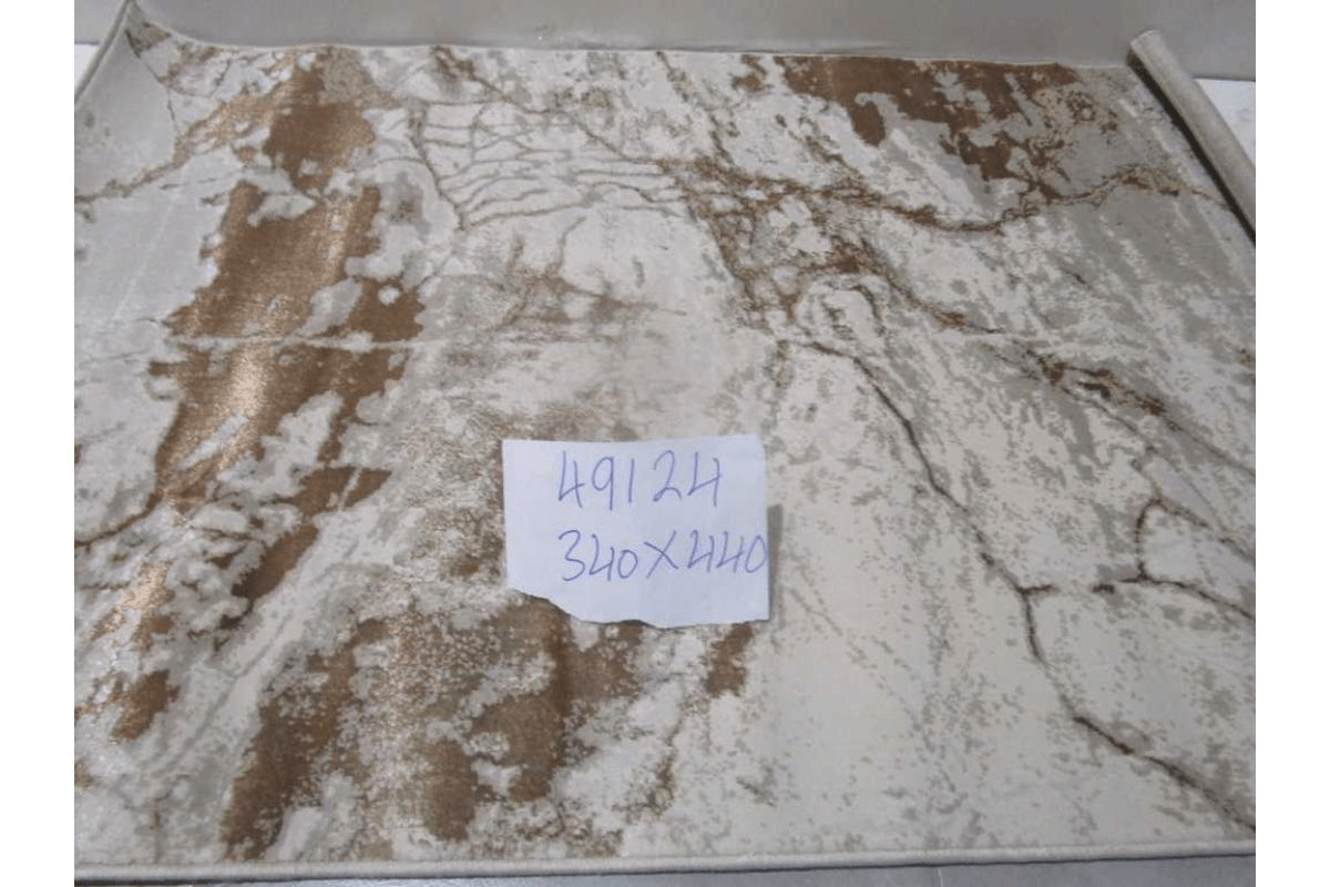 Carpet 340x440 Shiny Shrink Polyester + Pp 2,200 Gsm 604,000 Pts 8mm Pile Hight Beige/Copper