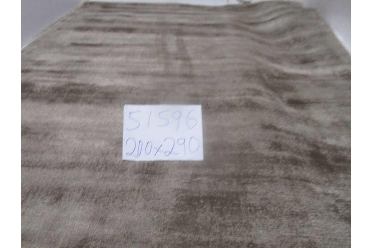 Carpet 100% Viscose 1,8 Kg Pile 3,2 Kg Total Weight