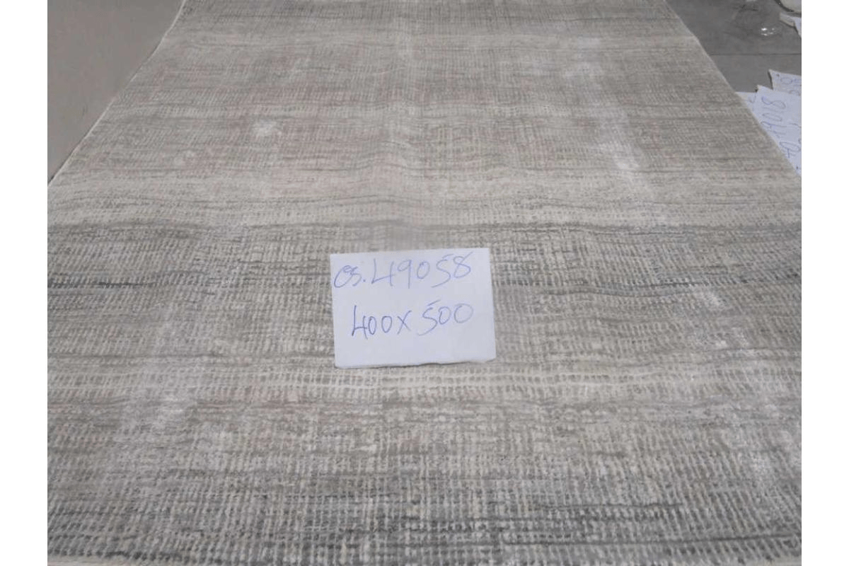 Carpet 400x500 Polyester Shrinked Cotton Backing 2,200 Grms/Sqm 624,000 Points 8mm Pile Hight Lf45a / Ccm37