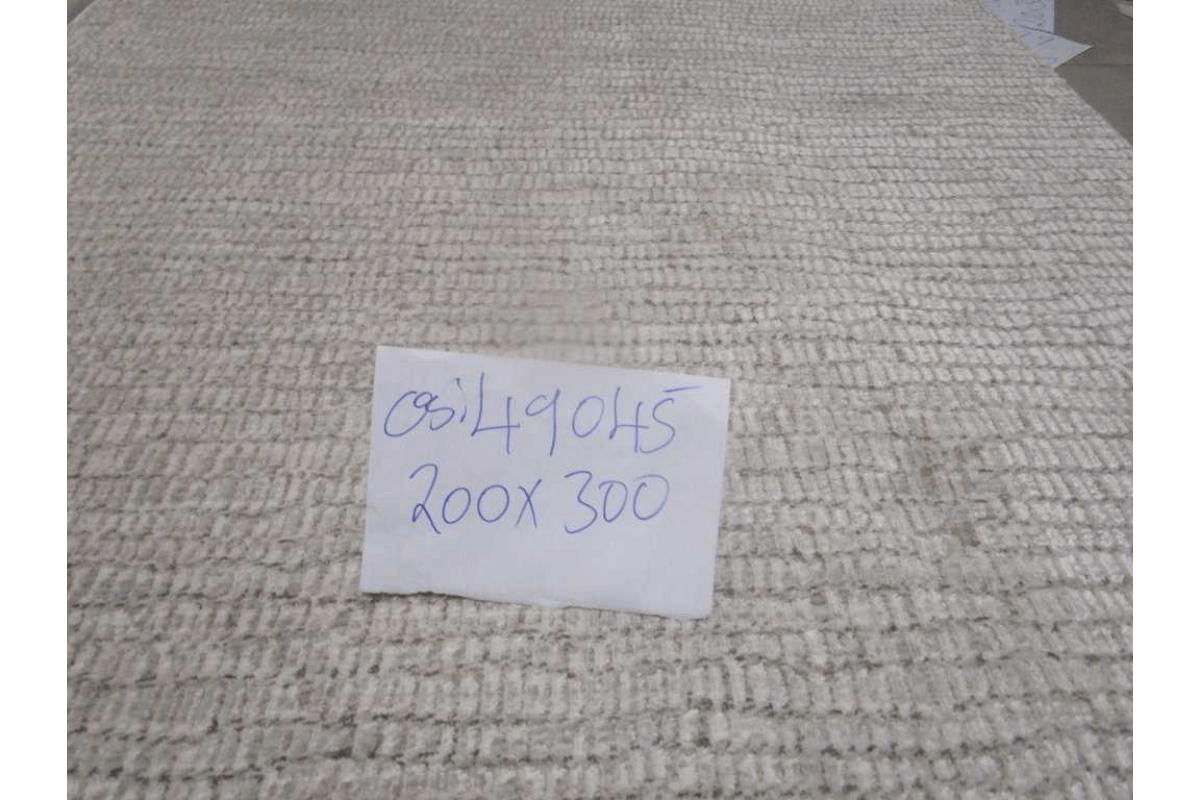 Carpet 200x300 Polyester Shrinked Cotton Backing 2,200 Grms/Sqm 624,000 Points 8mm Pile Hight Kr76a / Ccs53