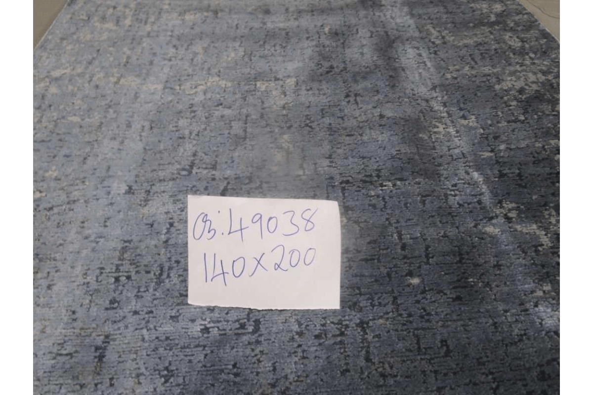 Carpet 140x200 Polyester Shrinked Cotton Backing 1,850 Grms/Sqm 576,000 Points 7mm Pile Hight Lb97a / Kib17