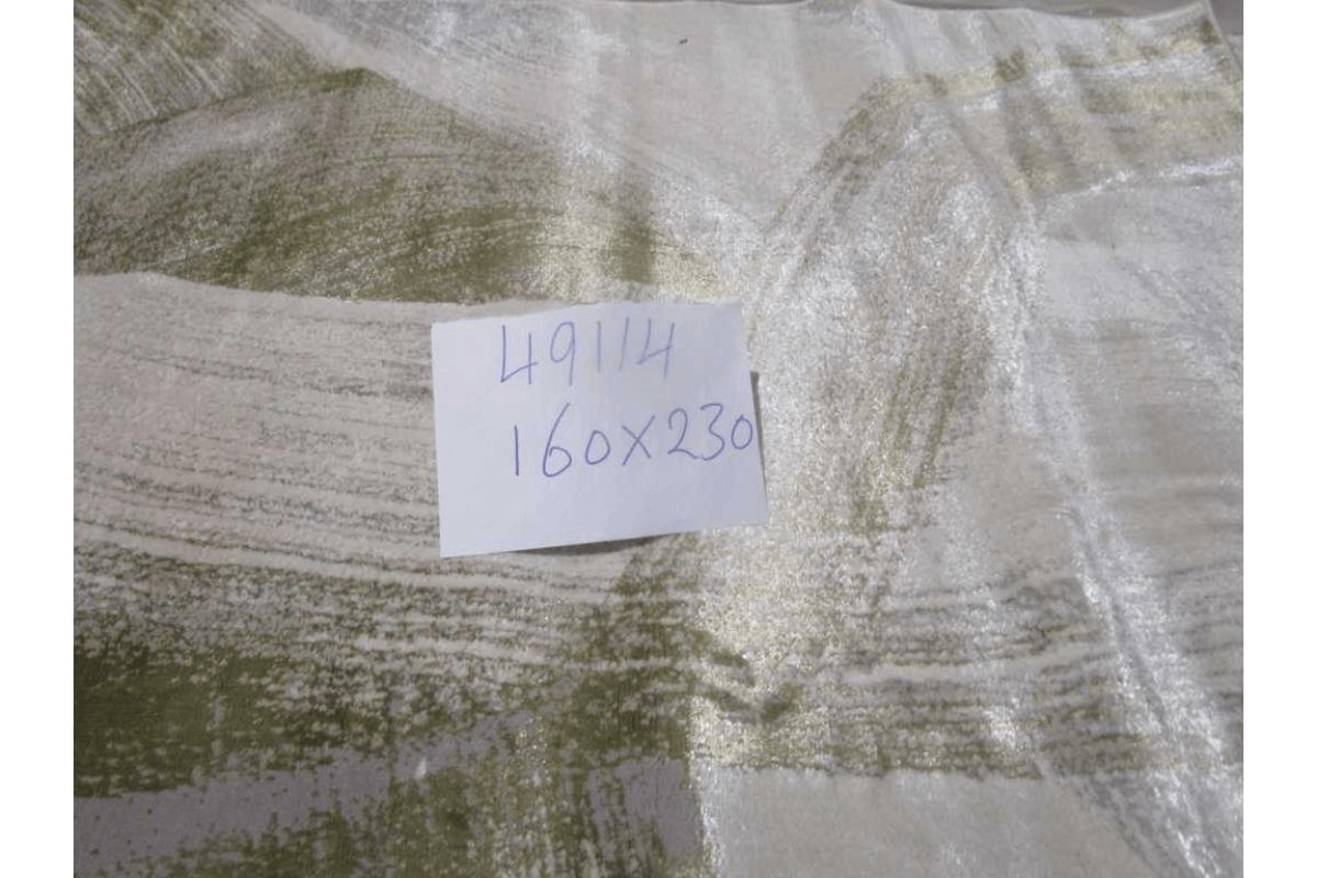 Carpet 160x230 Shiny Shrink Polyester + Pp 2,200 Gsm 604,000 Pts 8mm Pile Hight Cream/Green