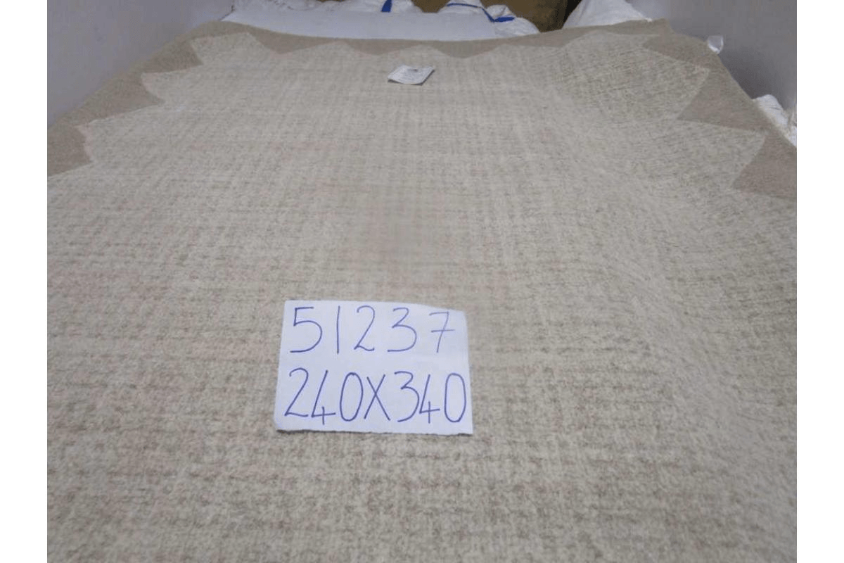 Carpet 100% Wool 2,5 Kg Pile Back Cotton With Tpr