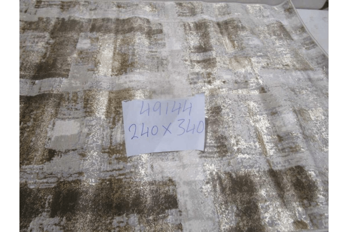 Carpet 240x340 Shiny Shrink Polyester + Pp 1,750 Gsm 420,000 Pts Beige/Brown