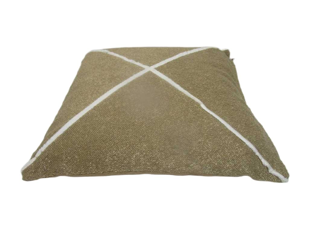 Cushion 45x45cm - Filling 425gsm Vaccum Packed - Front Polyester Boucle Fabric And Back Cotton, With Fringe Lace Applique
