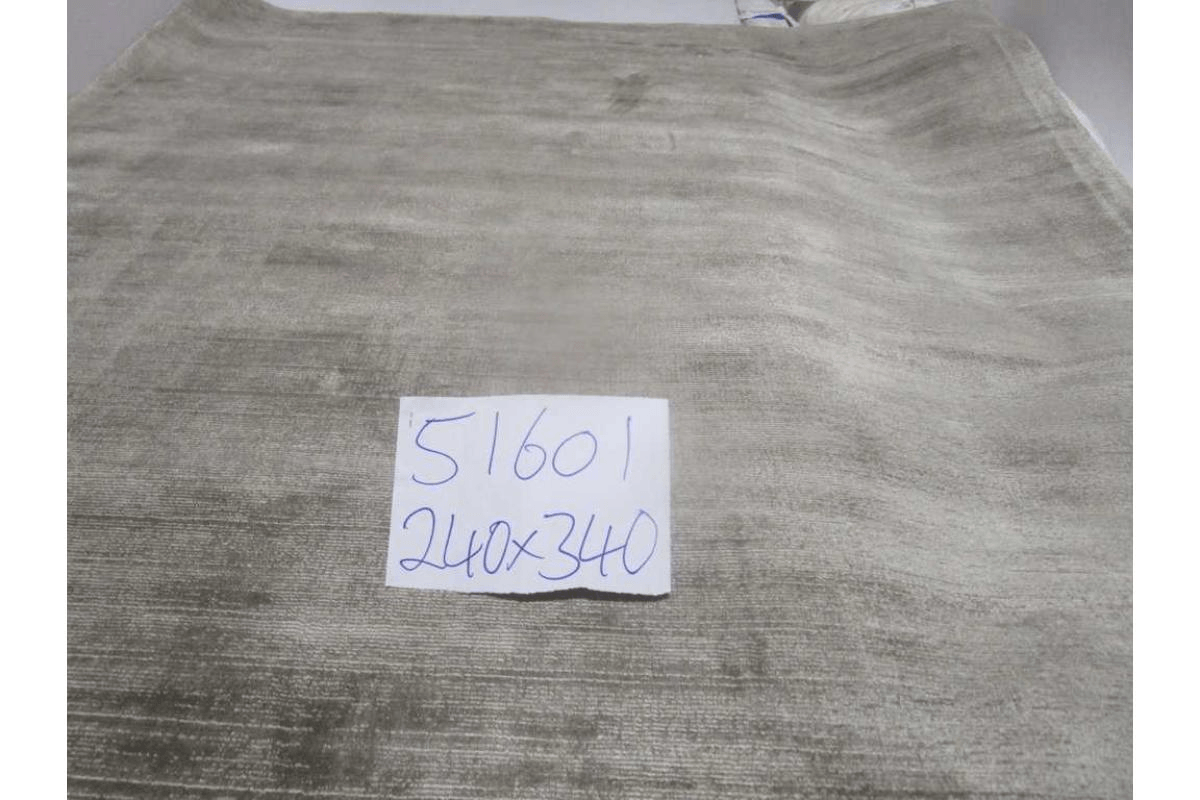 Carpet 100% Viscose 1,8 Kg Pile 3,2 Kg Total Weight