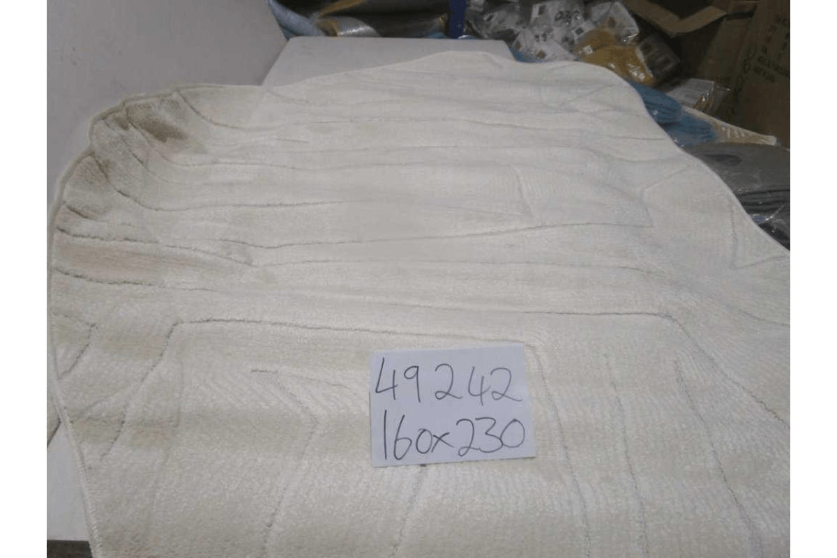 Carpet 160x230 Vanja Pp / Pes Shrink Pp Flat 1,450 Grm/Sqm 8mm Pile Height L.cream