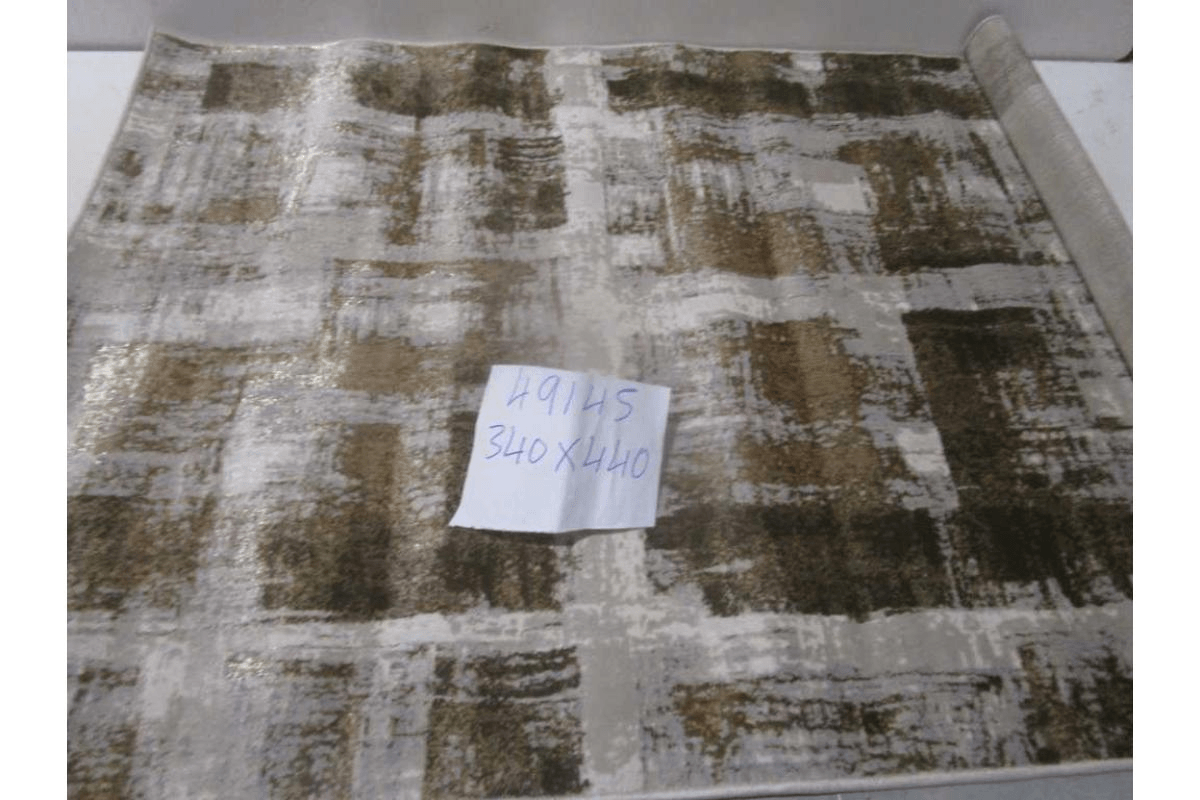 Carpet 340x440 Shiny Shrink Polyester + Pp 1,750 Gsm 420,000 Pts Beige/Brown