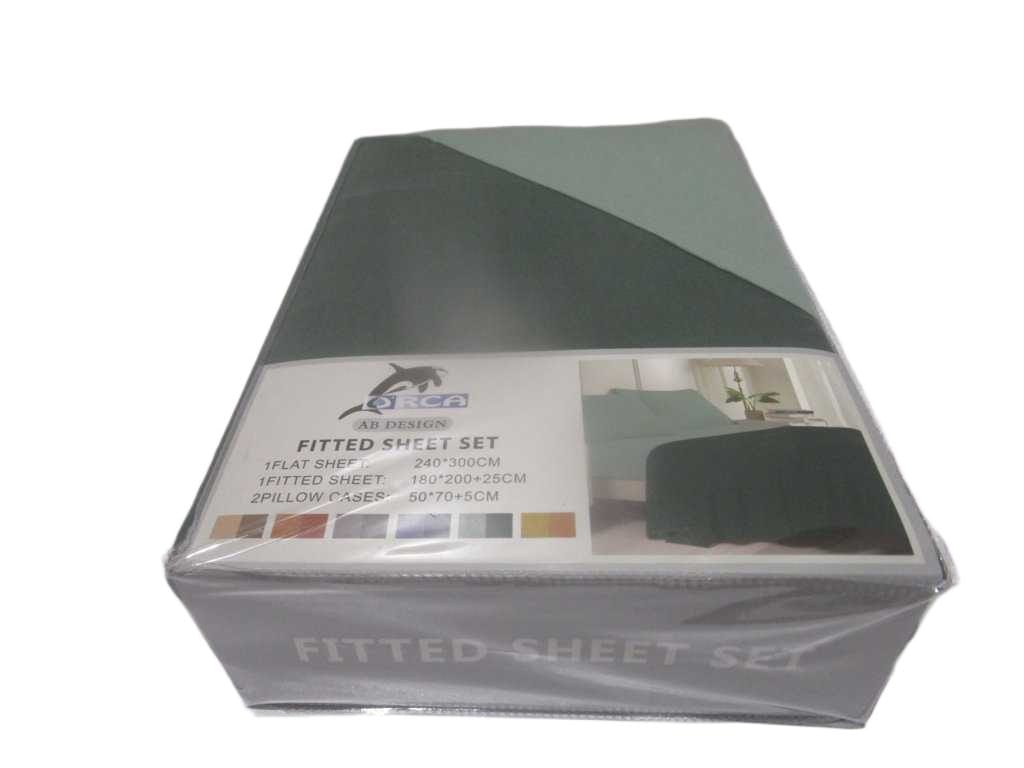 Flat Sheet Set Of 4pcs 240x300cm( Dark Green 148) Fitted Sheet 180x200 +25 Cm(Light Green 147) 2 Pillow Cases 50x70 +5 Cm(Light Green147) 105gsm 100% Polycotton With Good Package Packing:pvc Bag Pilow & 'fitted Sheet Same Color Light Green 147 Flat