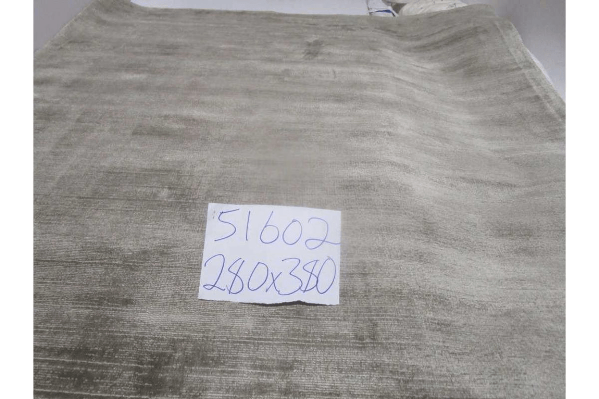 Carpet 100% Viscose 1,8 Kg Pile 3,2 Kg Total Weight