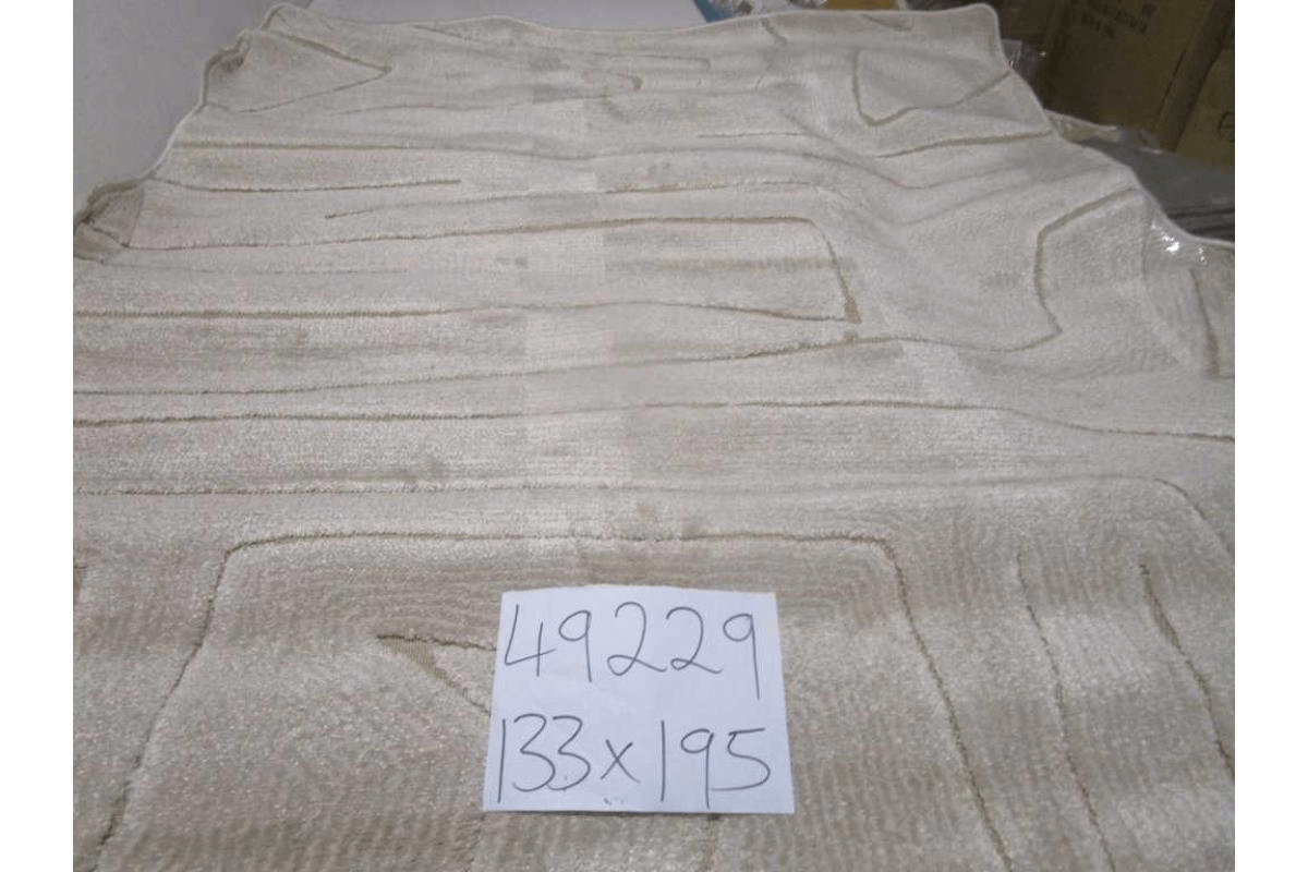 Carpet 133x195 Vanja Pp / Pes Shrink Pp Flat 1,450 Grm/Sqm 8mm Pile Height Beige