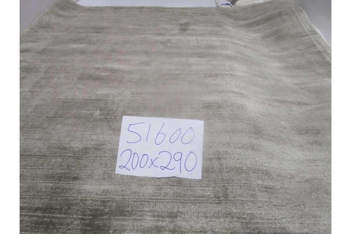 Carpet 100% Viscose 1,8 Kg Pile 3,2 Kg Total Weight