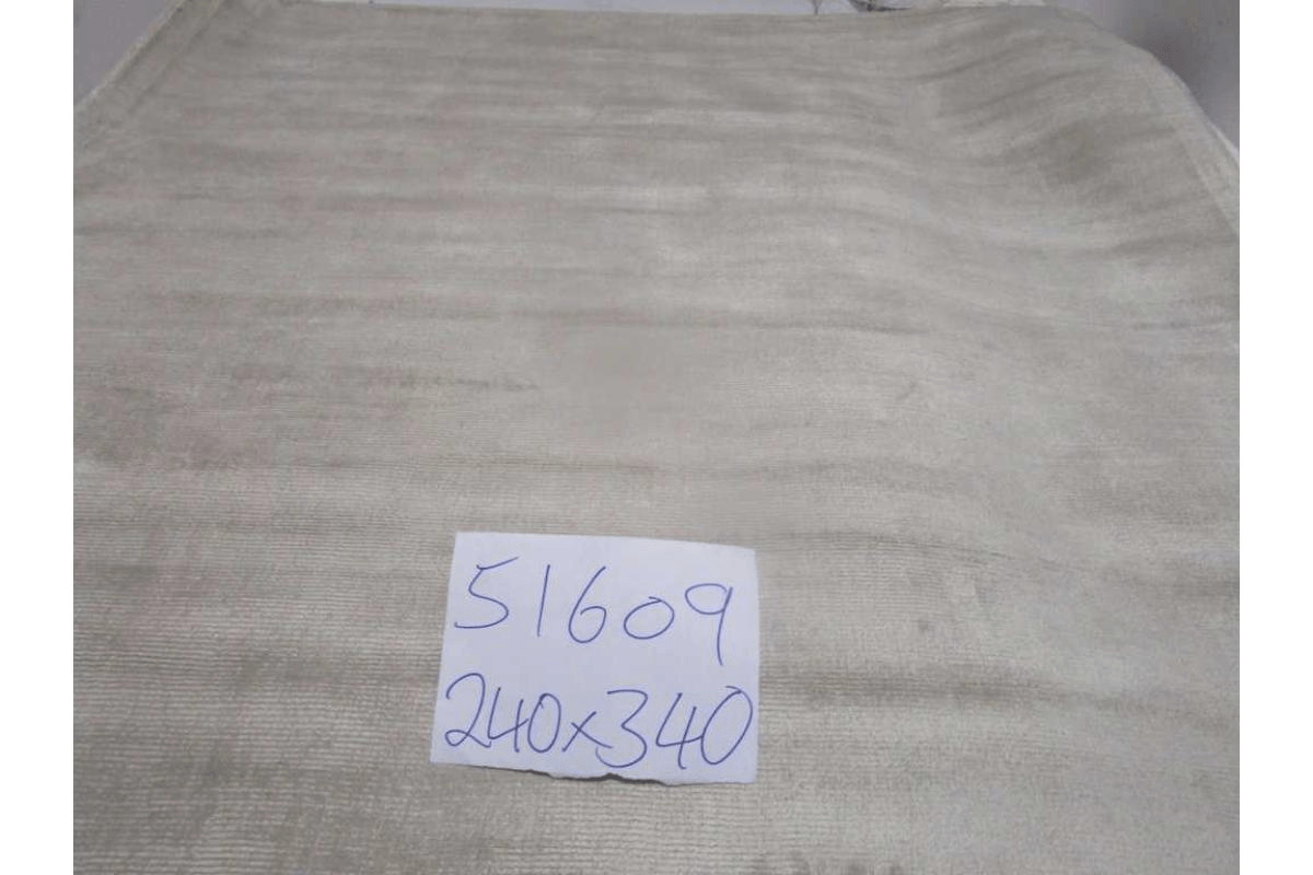 Carpet 100% Viscose 1,8 Kg Pile 3,2 Kg Total Weight
