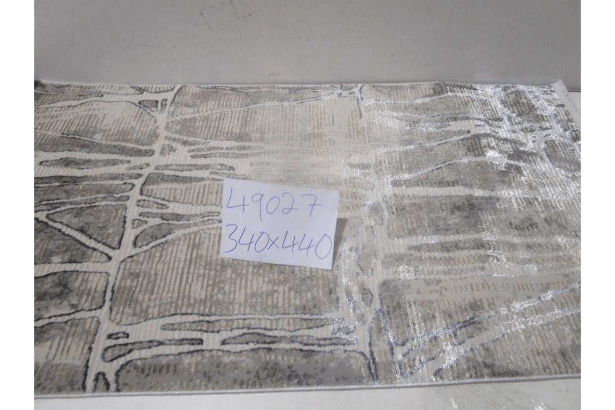 Carpet 340x440 Polyester + Poly Shrink 1,740 Grms/Sqm 480,000 Pts 6mm Pile Hight Ld21a / Cam15