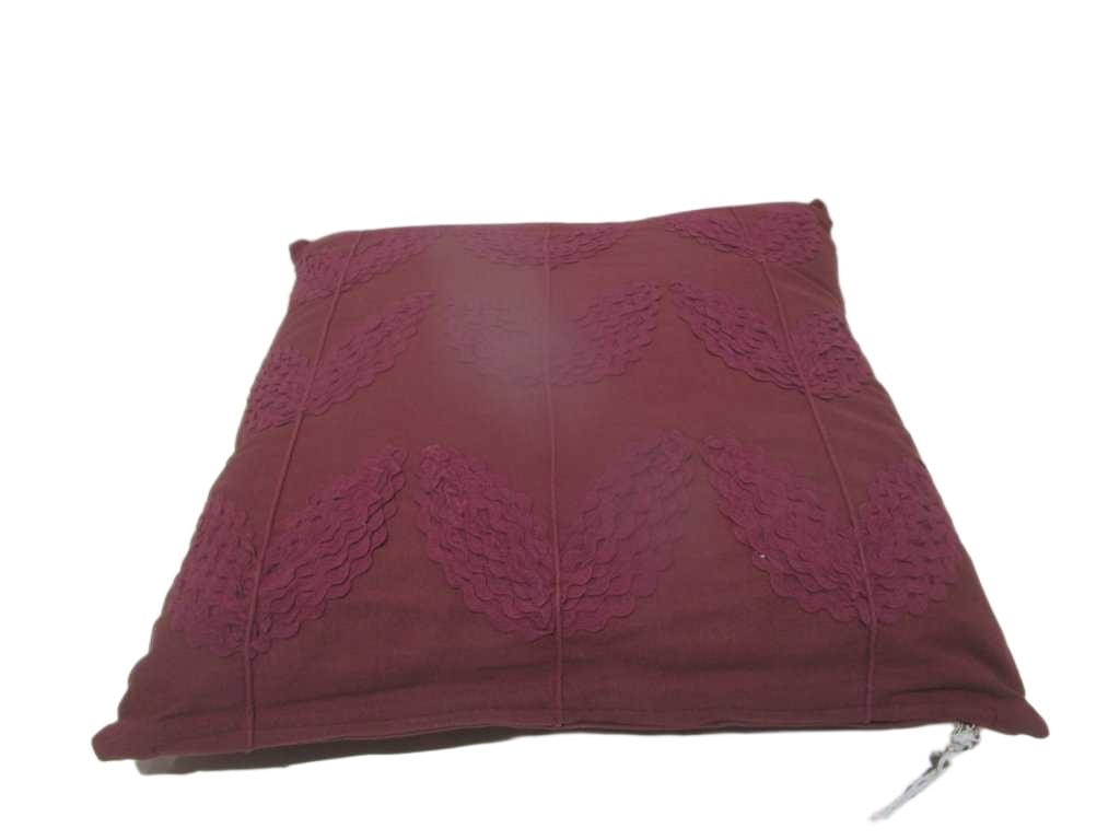 Cushion 45x45cm - Filling 425gsm Vaccum Packed - 100% Cotton Plain Fabric Front And Back, With Ric Rac Lace And Cotton Cord Applique