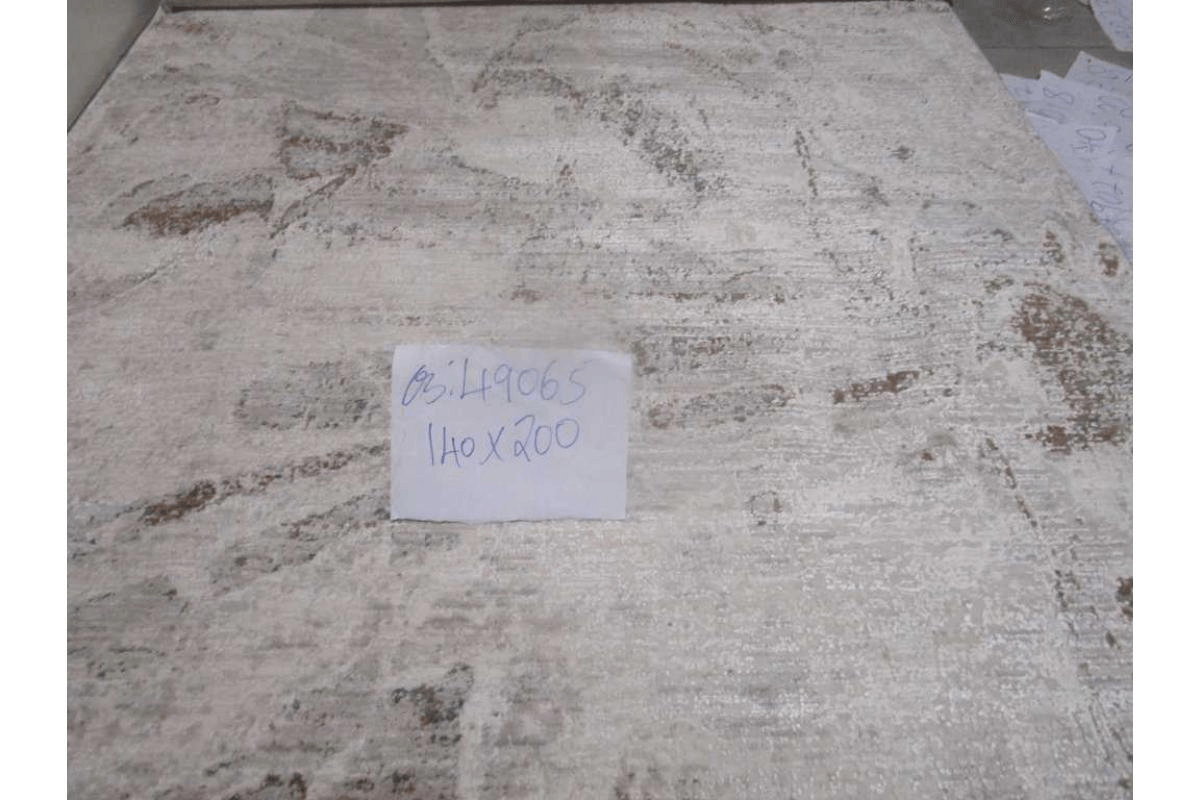 Carpet 140x200 Polyester Shrinked Cotton Backing 2,200 Grms/Sqm 624,000 Points 8mm Pile Hight Lb87a / Ccm24