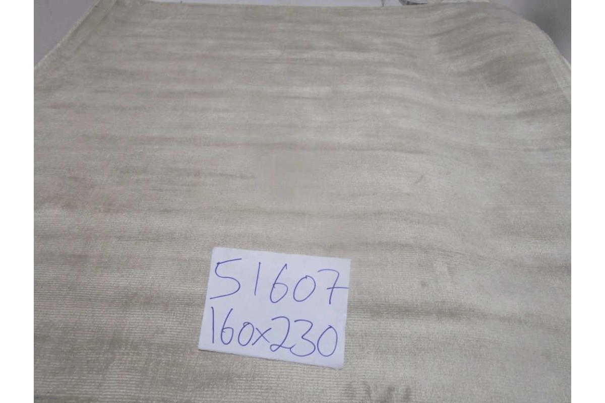 Carpet 100% Viscose 1,8 Kg Pile 3,2 Kg Total Weight