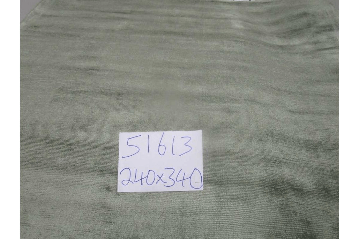 Carpet 100% Viscose 1,8 Kg Pile 3,2 Kg Total Weight