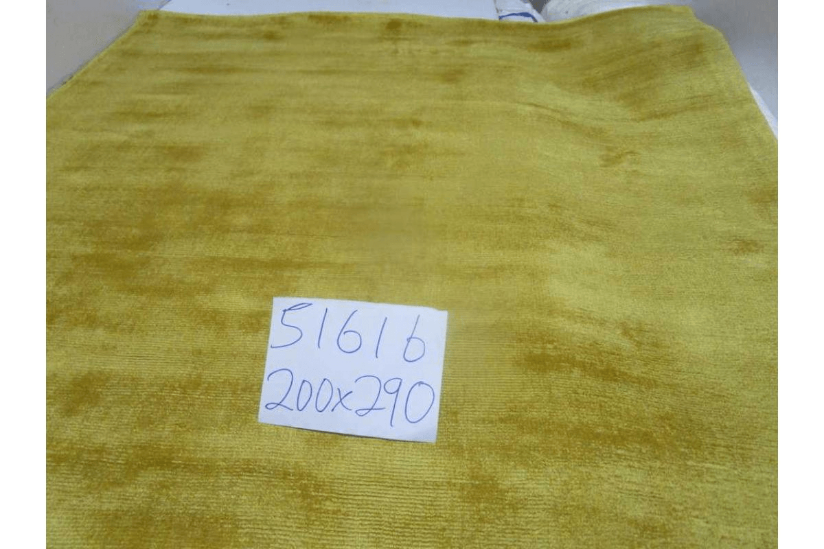 Carpet 100% Viscose 1,8 Kg Pile 3,2 Kg Total Weight