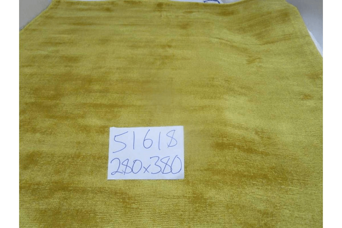 Carpet 100% Viscose 1,8 Kg Pile 3,2 Kg Total Weight