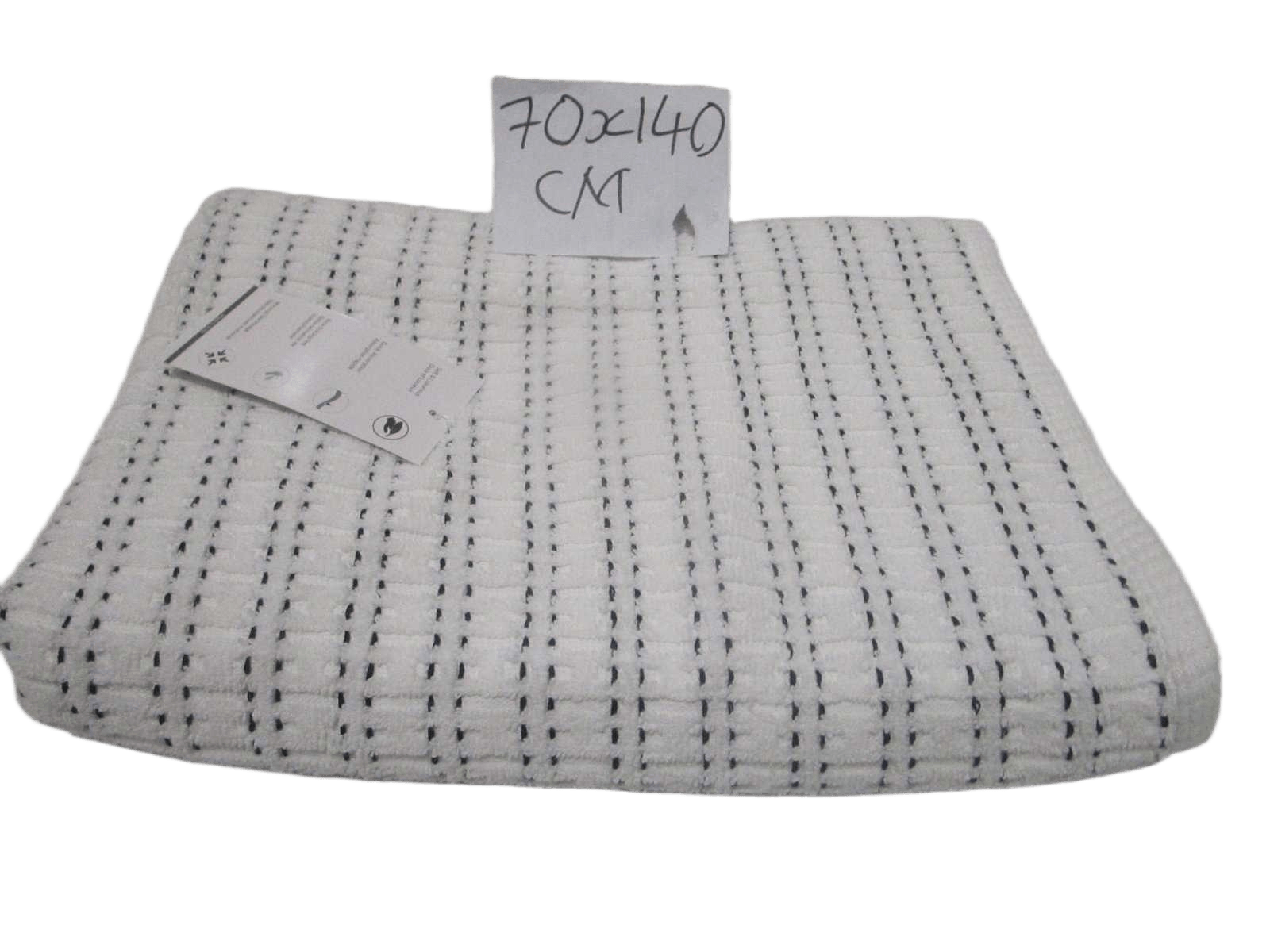 Towel - Plain Dyed Jacquard - Duble Ply 2/20 - 550 Gsm - Combed Cotton - Polyester Insert