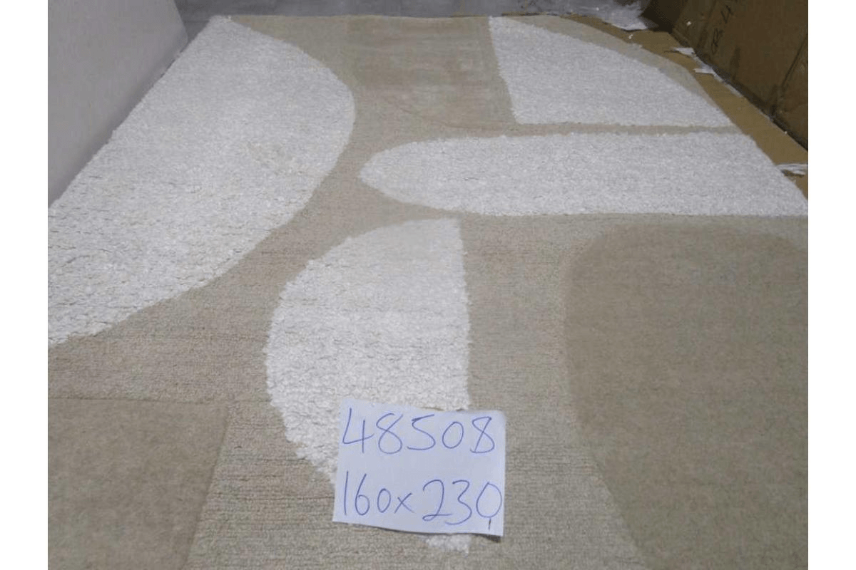 Rug Handtufted Wool And Textured Polyester With 3 Rounded Corners - Cotton Back
