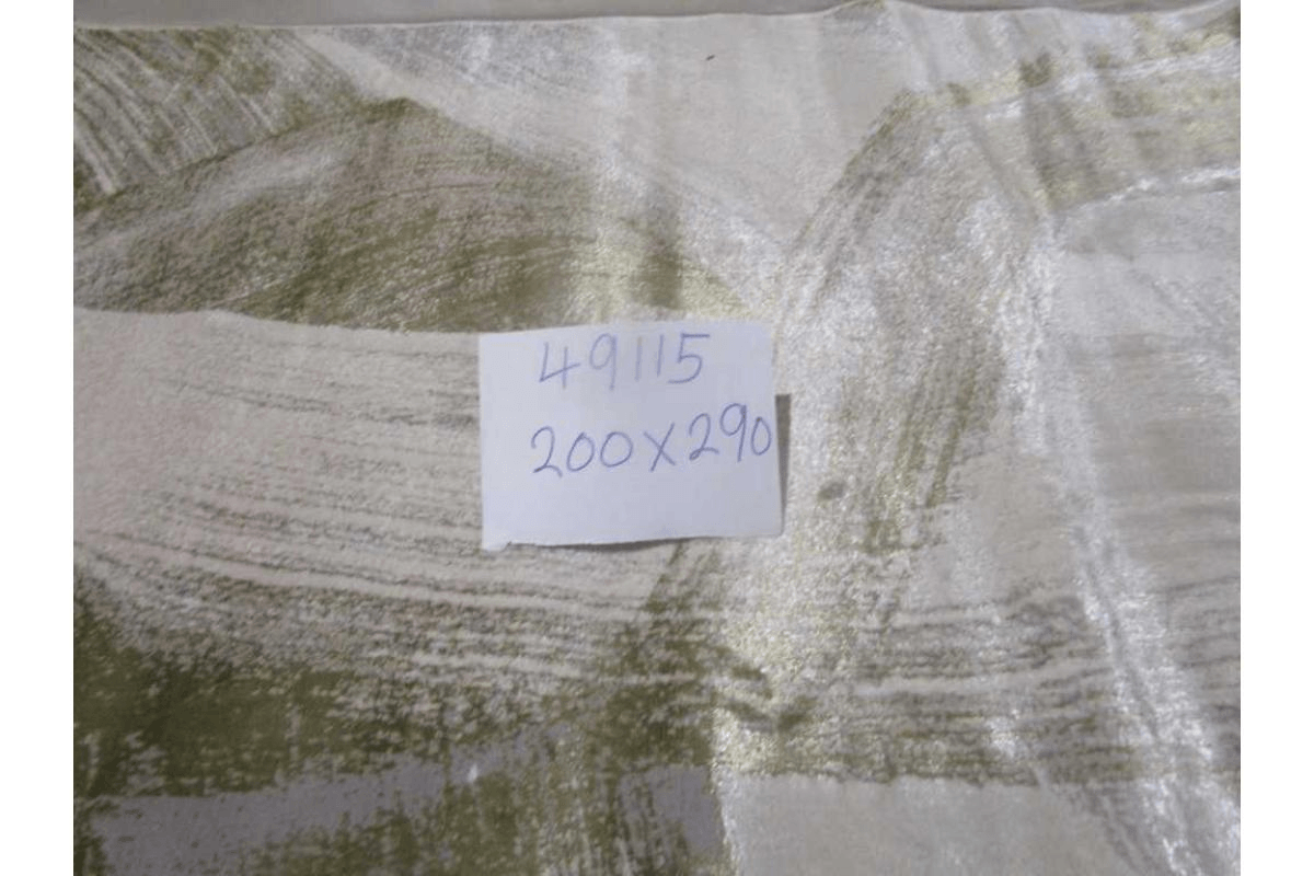 Carpet 200x290 Shiny Shrink Polyester + Pp 2,200 Gsm 604,000 Pts 8mm Pile Hight Cream/Green