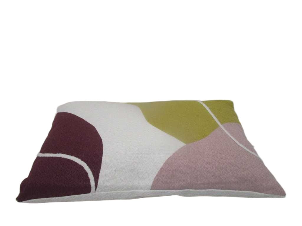 Cushion 30x50cm - Filling 275gsm Vaccum Packed - 100% Cotton Dobby Front And Back, With 3 Color Print And Chenille Yarn Applique